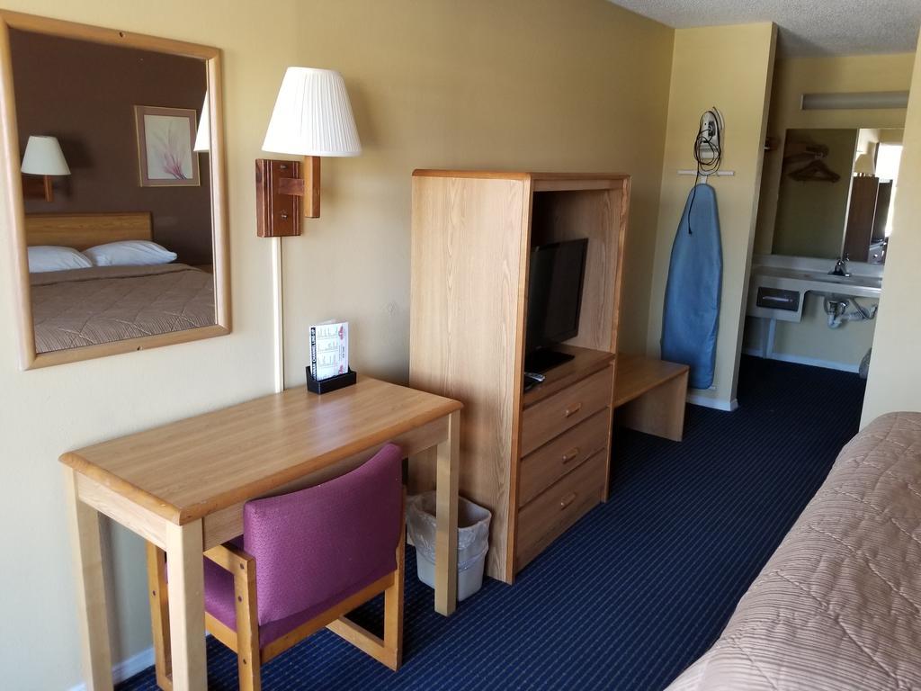 Americas Best Inn - Savannah I-95 Джорджтаун Экстерьер фото