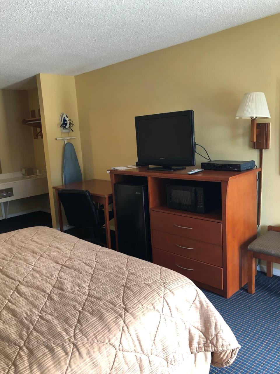 Americas Best Inn - Savannah I-95 Джорджтаун Экстерьер фото